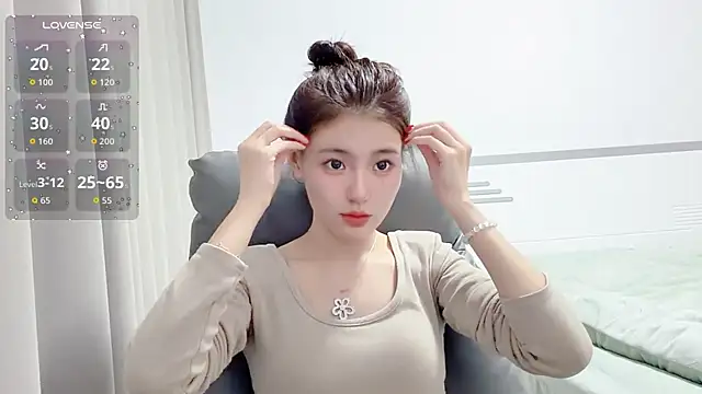 Snapshot of H-2005 chatting on February 7, 12:57 pm H-2005 online show from February 7, 12:57 pm