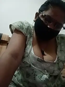 Snapshot of Menka_cut34 chatting on June 12, 11:02 pm Menka cut34 online show from June 12, 11:02 pm