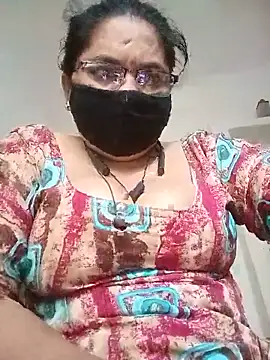 Snapshot of Menka_cut34 chatting on June 18, 9:36 am Menka cut34 online show from June 18, 9:36 am