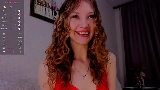 Snapshot of Alisavine chatting on May 2, 7:30 pm Alisavine online show from May 2, 7:30 pm