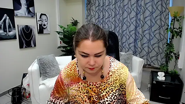 Snapshot of Susanna_S chatting on November 17, 4:49 am Susanna S online show from November 17, 4:49 am