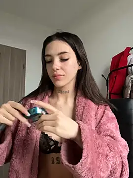 lunababy77 online show from February 6, 3:08 pm