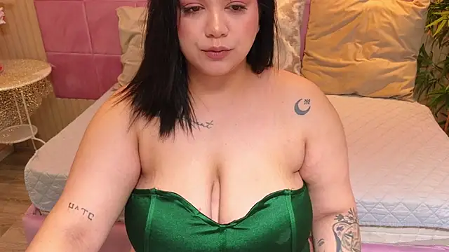 SpicyCarlaXX online show from April 10, 4:47 pm