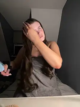 Blonde Bunny online show from February 12, 11:59 pm