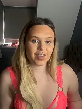 Blonde Bunny online show from November 29, 12:27 pm