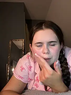 Blonde Bunny online show from February 21, 12:01 am