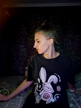 carolinakis  online show from November 19, 8:09 pm