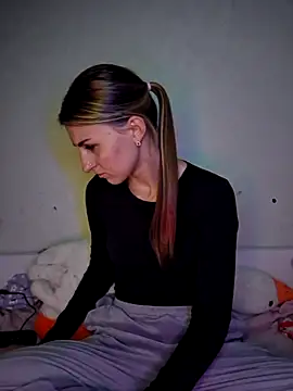 Snapshot of carolinakis_ chatting on February 14, 8:31 pm carolinakis online show from February 14, 8:31 pm