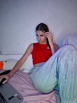 Snapshot of carolinakis_ chatting on February 16, 7:23 pm carolinakis online show from February 16, 7:23 pm