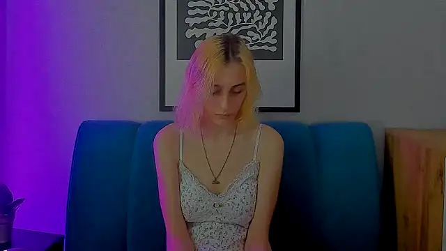 Snapshot of MiilaGlow chatting on February 26, 2:06 pm MiilaGlow online show from February 26, 2:06 pm