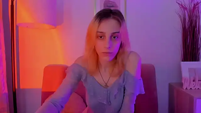 MiilaGlow online show from December 4, 3:11 pm