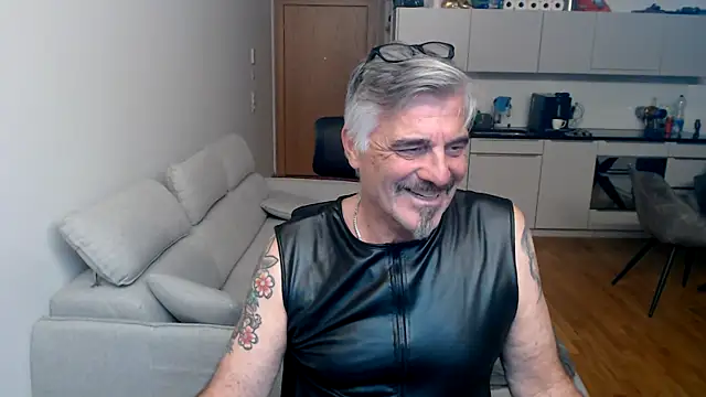 Buidapest online show from February 7, 4:20 am