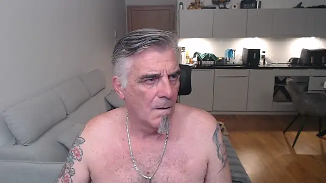 Buidapest online show from April 9, 6:47 pm