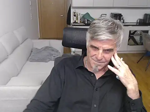 Buidapest online show from April 14, 12:48 am