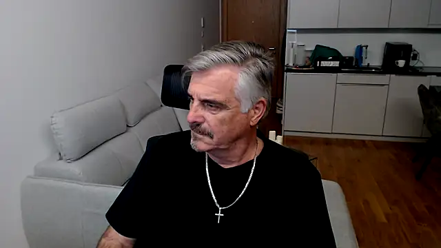 Buidapest online show from November 21, 12:20 am