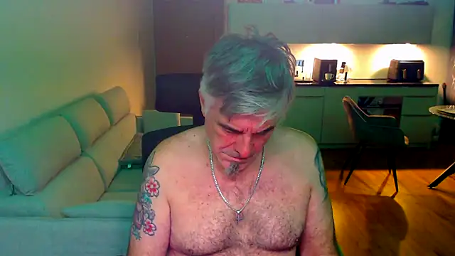 Buidapest online show from March 25, 4:12 am