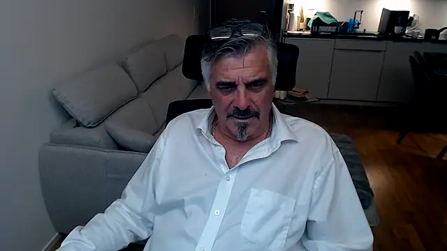 Buidapest online show from February 5, 12:50 am