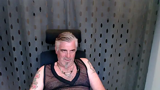 Snapshot of Buidapest chatting on July 13, 12:00 am Buidapest online show from July 13, 12:00 am