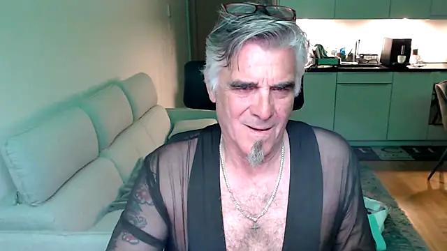 Buidapest online show from May 17, 12:32 am