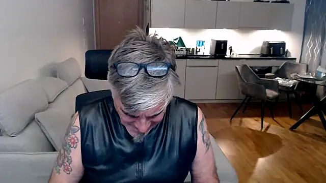 Buidapest online show from March 20, 5:19 am