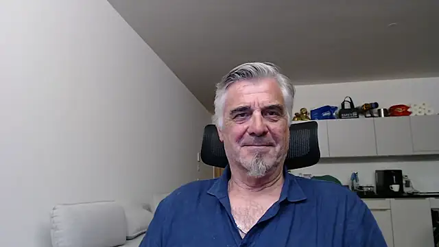 Buidapest online show from May 3, 2:38 am