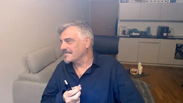 Buidapest online show from December 17, 10:37 pm