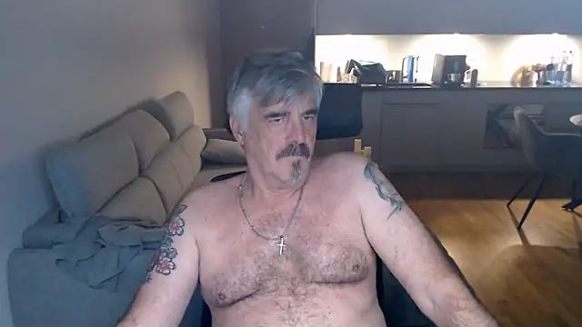 Buidapest online show from December 15, 2:39 am