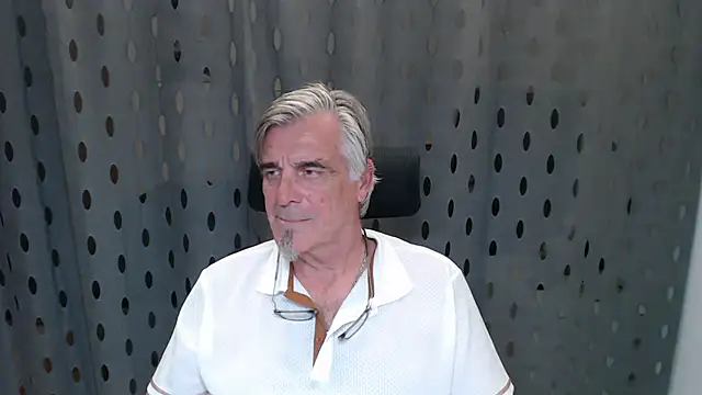 Snapshot of Buidapest chatting on June 30, 4:12 am Buidapest online show from June 30, 4:12 am