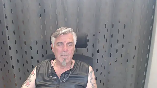 Snapshot of Buidapest chatting on July 18, 12:36 pm Buidapest online show from July 18, 12:36 pm