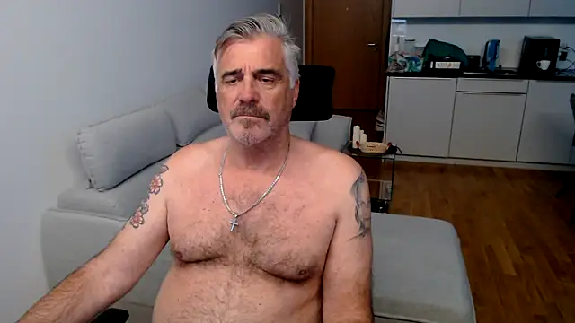 Buidapest online show from November 19, 9:26 pm