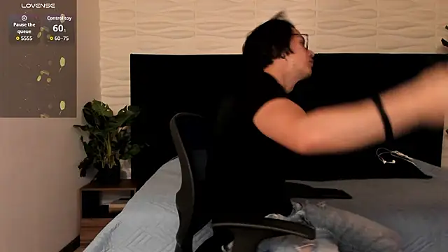 Brandon starkk online show from February 13, 11:54 am