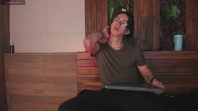 Brandon starkk online show from March 19, 11:54 am