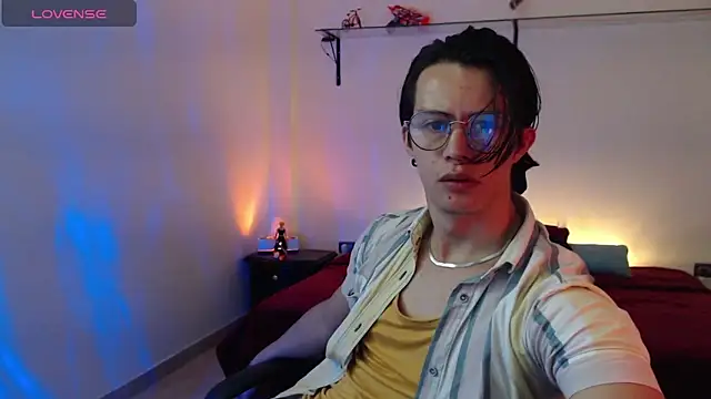Brandon starkk online show from May 15, 7:23 pm