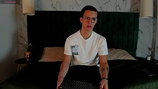 Brandon starkk online show from January 11, 11:28 am