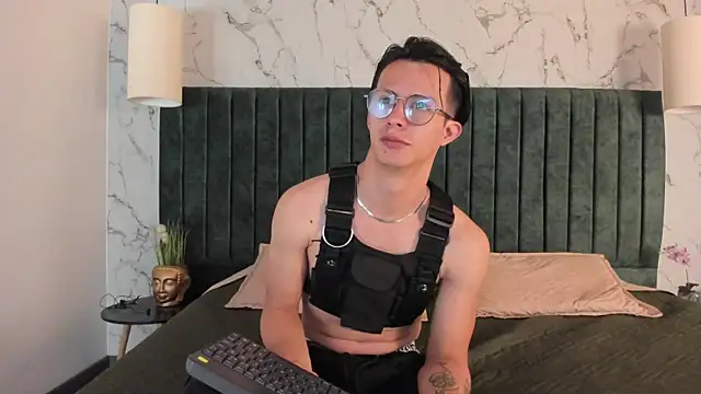 Brandon starkk online show from December 14, 12:00 pm