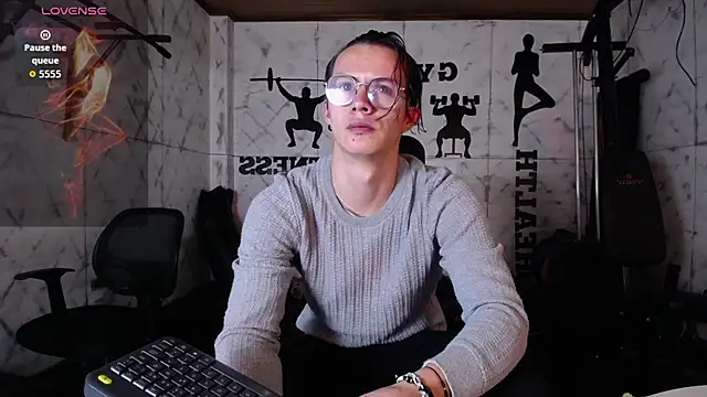 Brandon starkk online show from April 18, 3:42 am