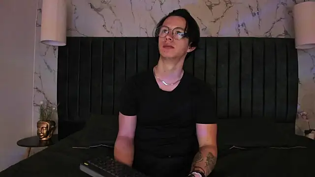 Brandon starkk online show from February 8, 12:03 pm