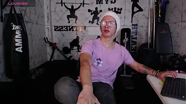 Brandon starkk online show from February 7, 12:02 pm