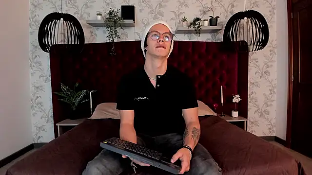 Brandon starkk online show from January 18, 11:57 am