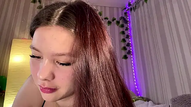 CutieSlim online show from April 5, 7:04 am