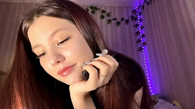 CutieSlim online show from March 13, 12:10 pm