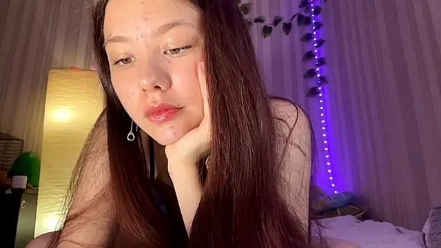 CutieSlim online show from March 7, 11:59 am