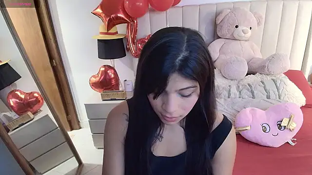 Emyii  online show from February 9, 11:03 pm