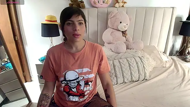 Emyii  online show from April 12, 11:30 pm