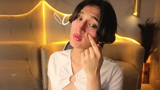 zoe tp online show from December 3, 8:08 pm