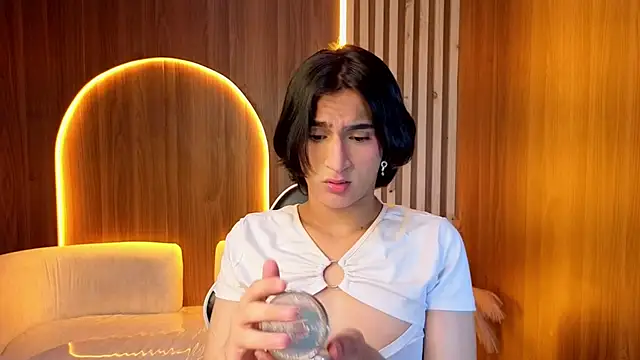 zoe tp online show from February 4, 8:04 pm