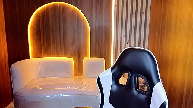 zoe tp online show from February 14, 1:00 pm