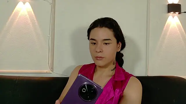 Snapshot of Angel-umbra chatting on May 21, 11:02 pm Angel-umbra online show from May 21, 11:02 pm
