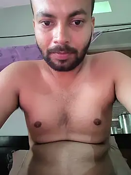 Snapshot of hunterr1593 chatting on May 31, 2:39 am hunterr1593 online show from May 31, 2:39 am