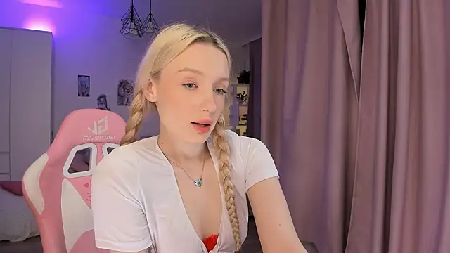 Tiffany Paw online show from March 17, 3:31 am